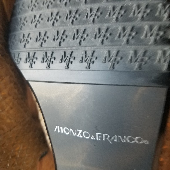 Alfonzo & Franco Golden Beige scale pattern shoes - Picture 8 of 9